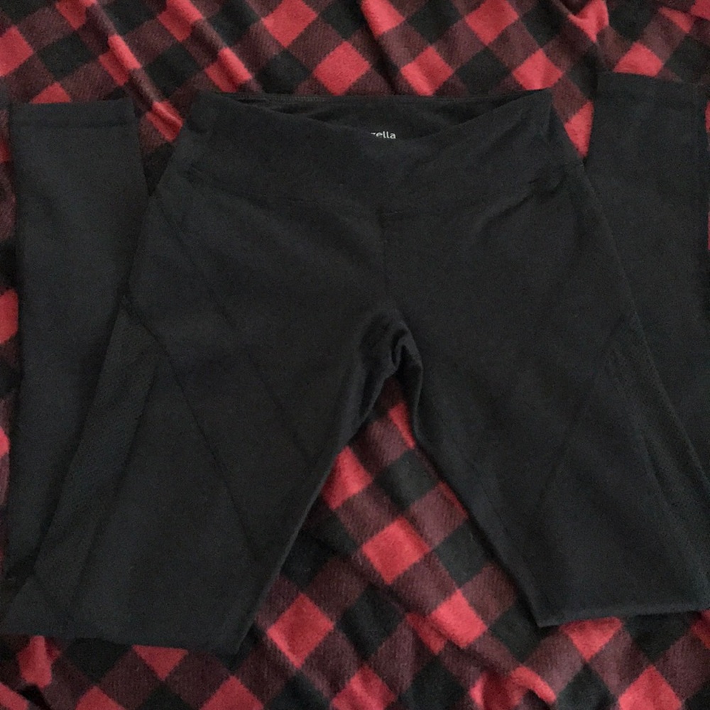 Xs full length Zella leggings with mesh panels